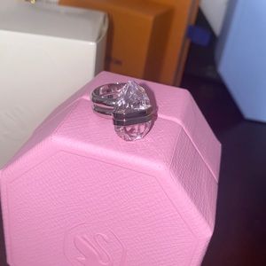 Swarovski Lucent Rose Magnetic Ring ( Size 7/55)